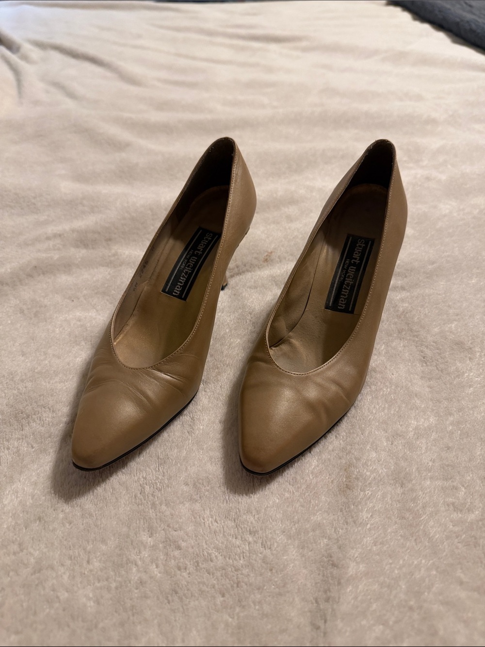 Stuart Weitzman Gold Pointed Leather Pumps
